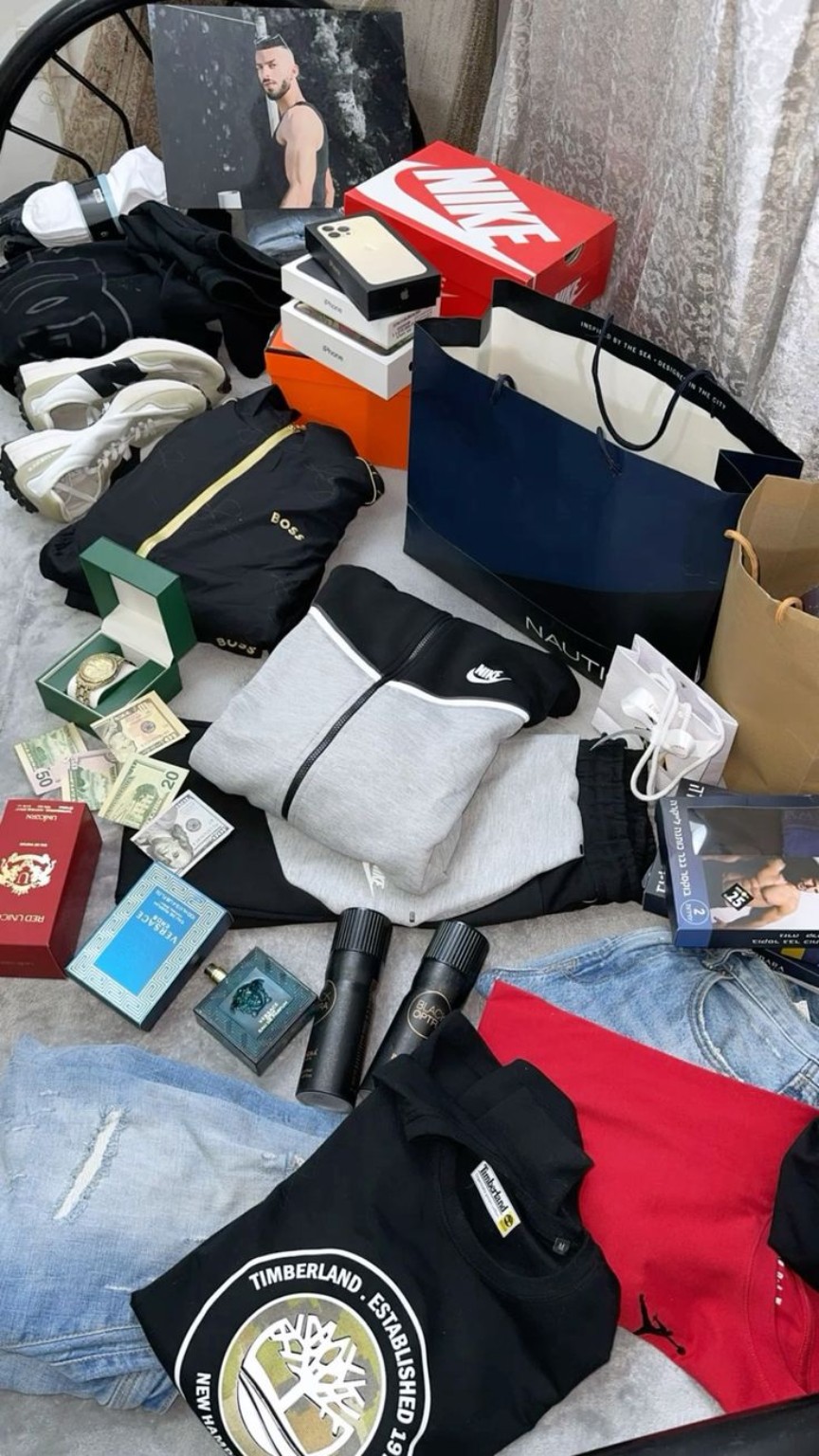 The selection product content sample